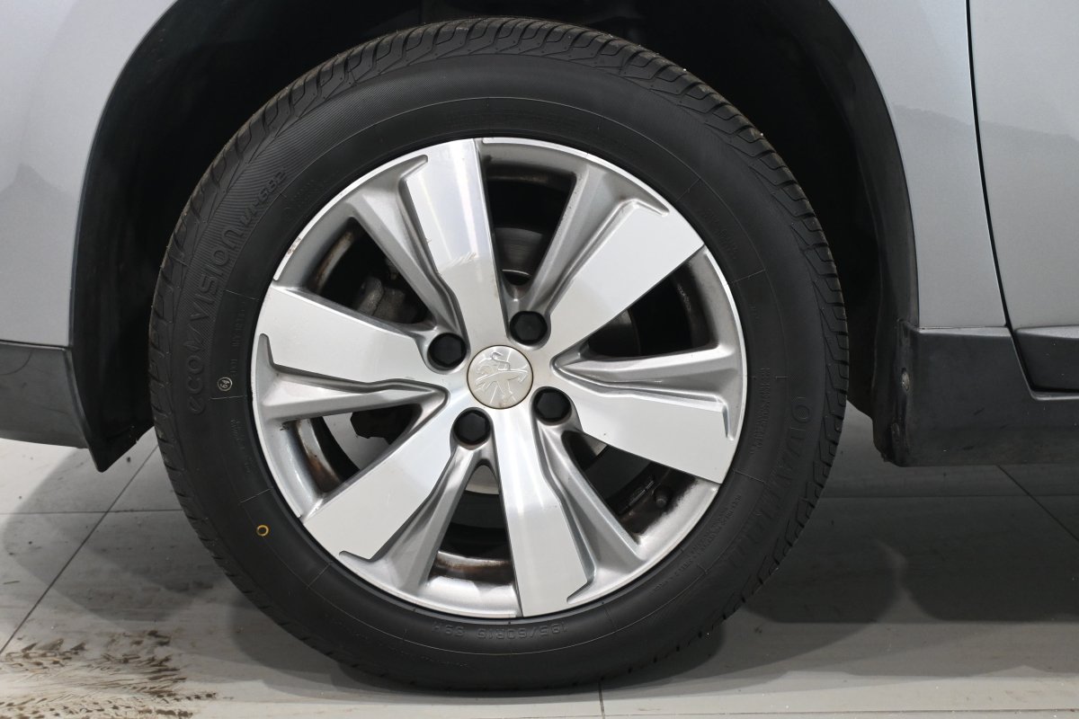 Foto Peugeot 2008 29