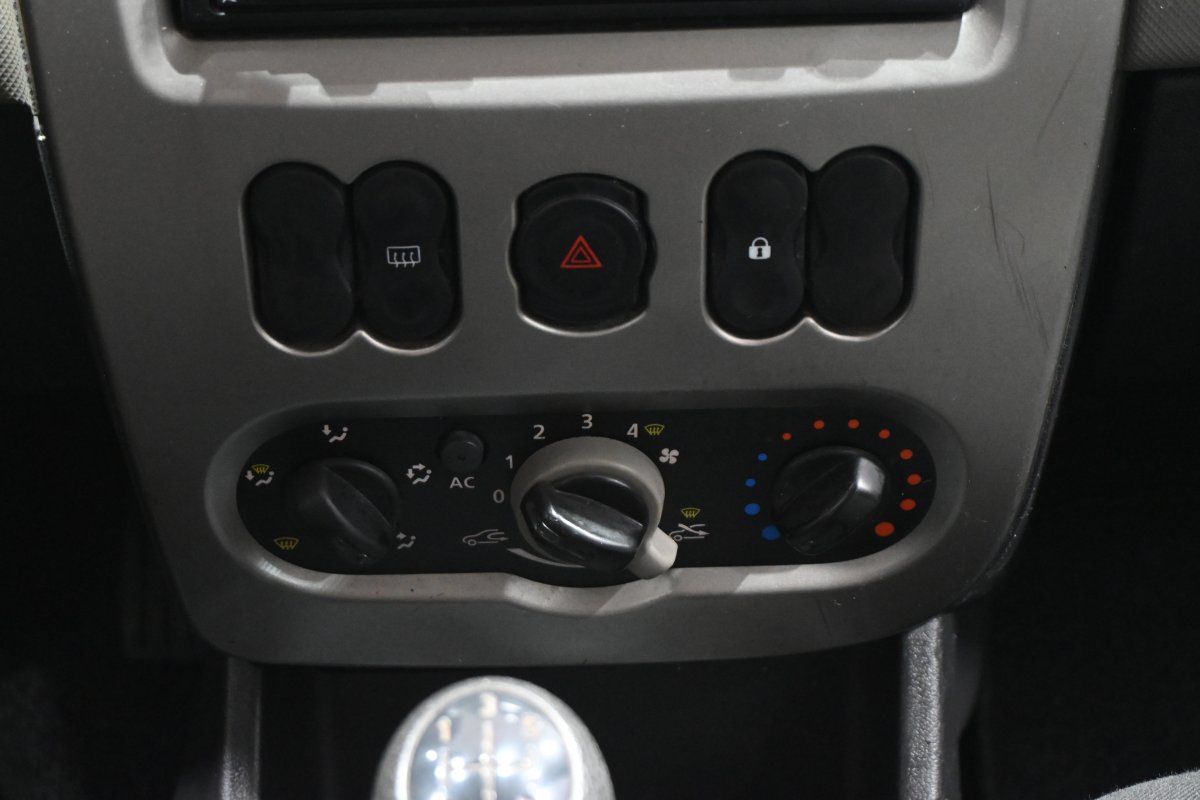 Foto Dacia Sandero 14