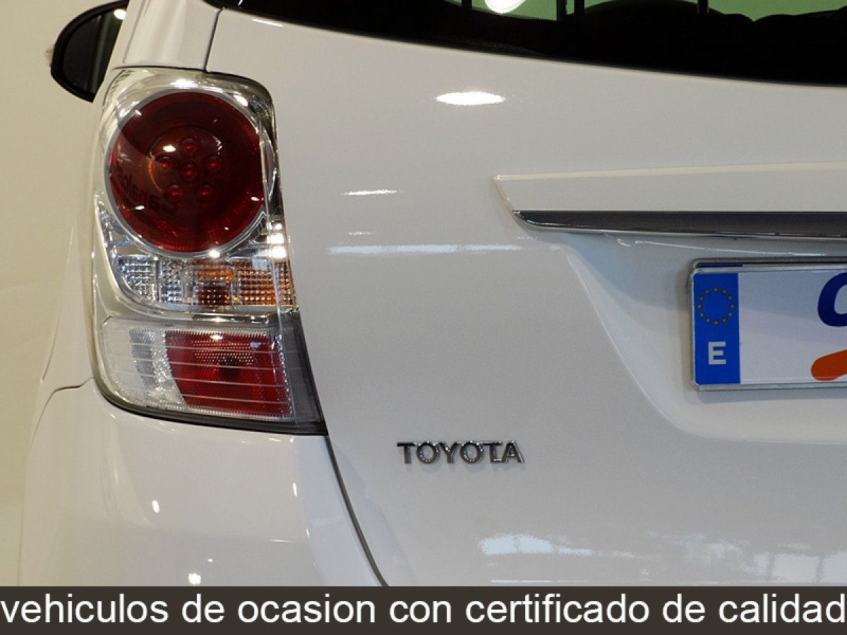 Foto Toyota Verso 13