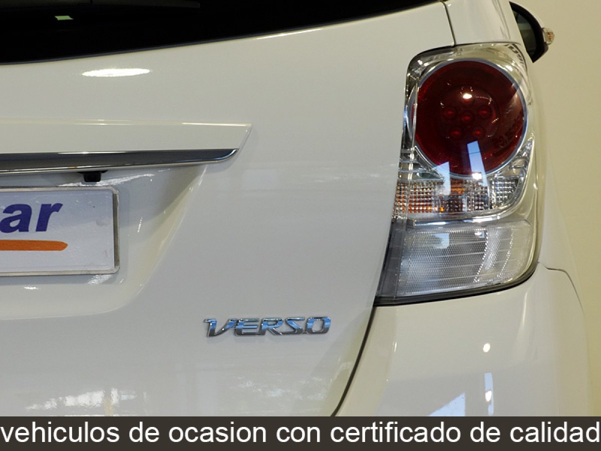 Foto Toyota Verso 14