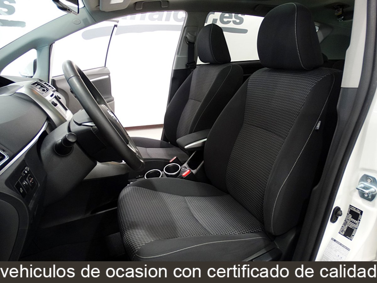 Foto Toyota Verso 17