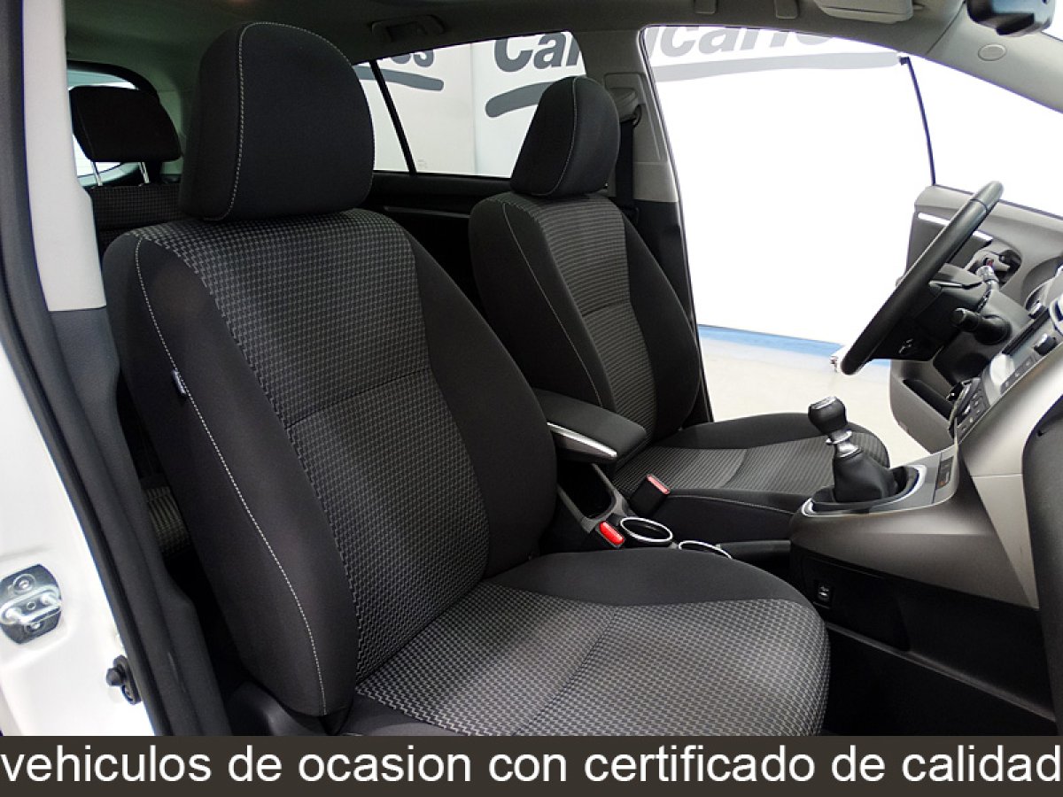 Foto Toyota Verso 18