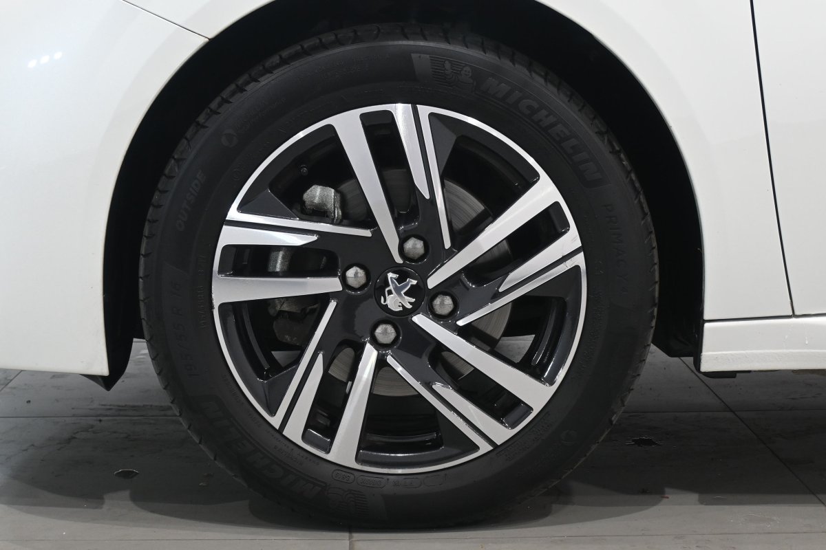 Foto Peugeot 208 32
