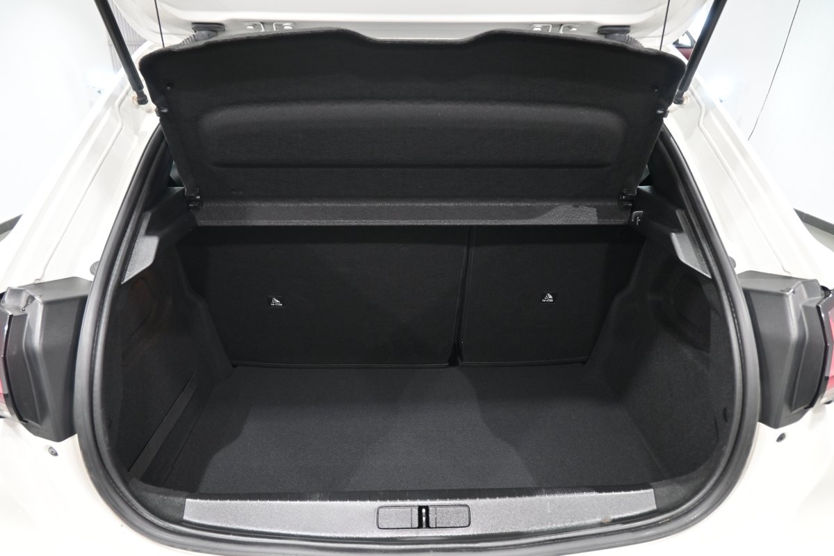 Foto Peugeot 208 8