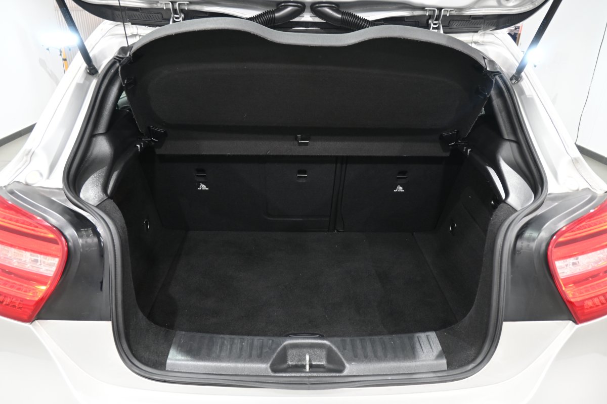 Foto Mercedes-Benz A 8