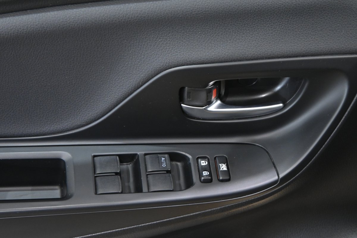 Foto Toyota Yaris 29