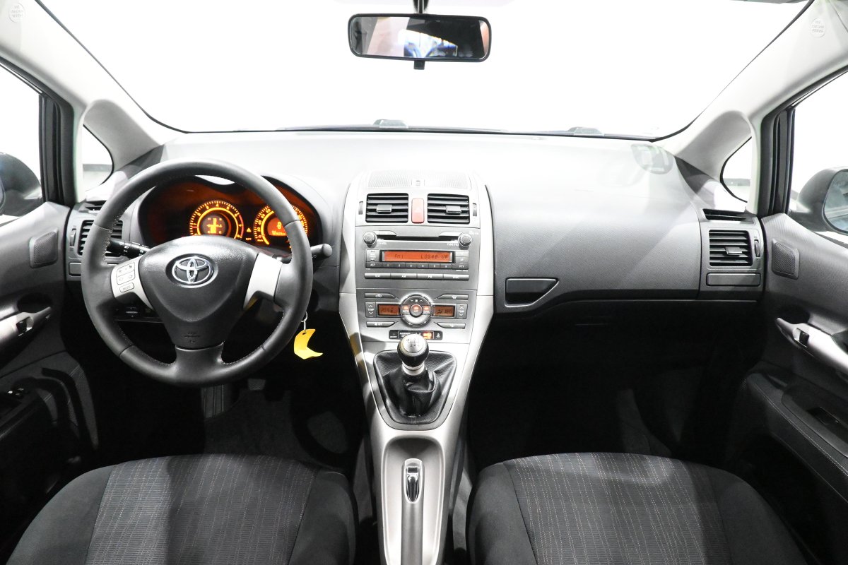 Foto Toyota Auris 12