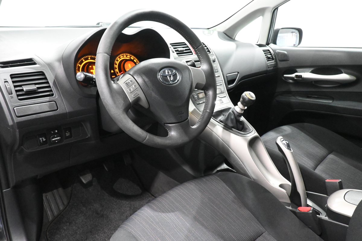 Foto Toyota Auris 13