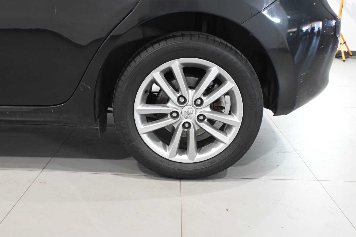 Foto Toyota Auris 23