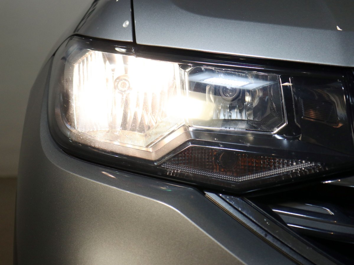 Foto Volkswagen T-Cross 12