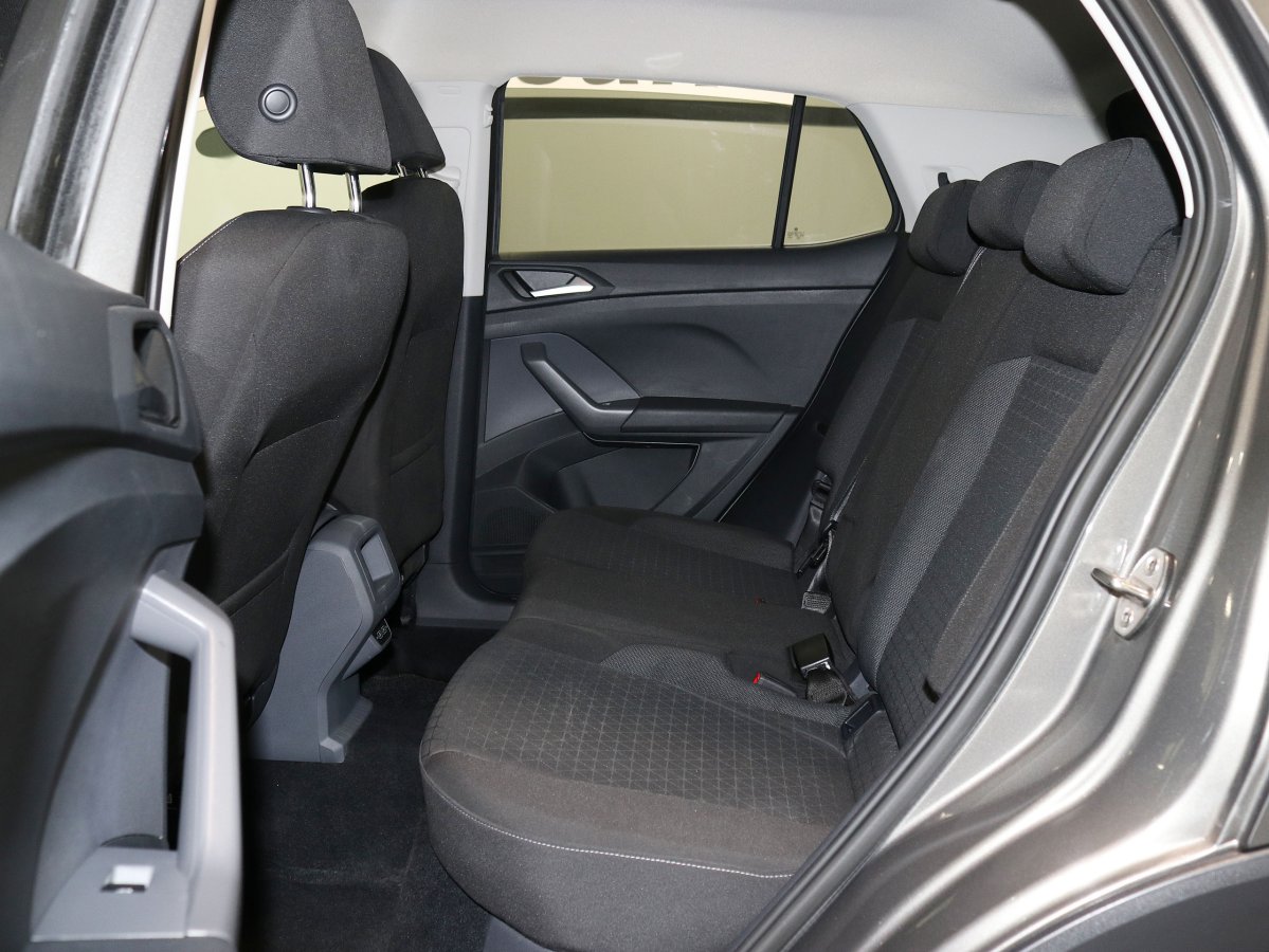 Foto Volkswagen T-Cross 16