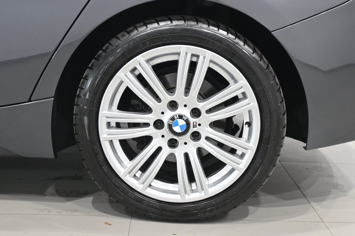 Foto Bmw Serie 1 118dA 28