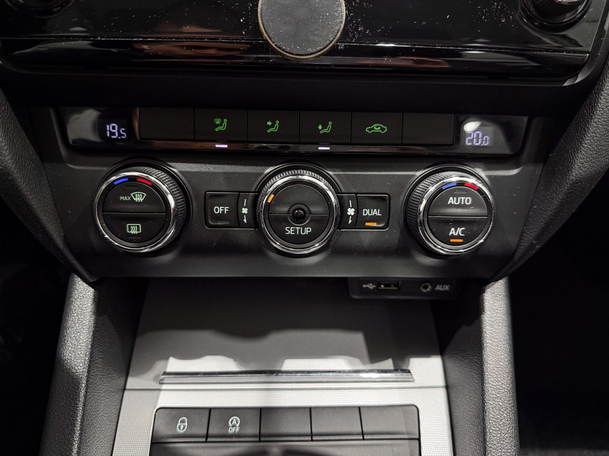 Foto Skoda Octavia 16