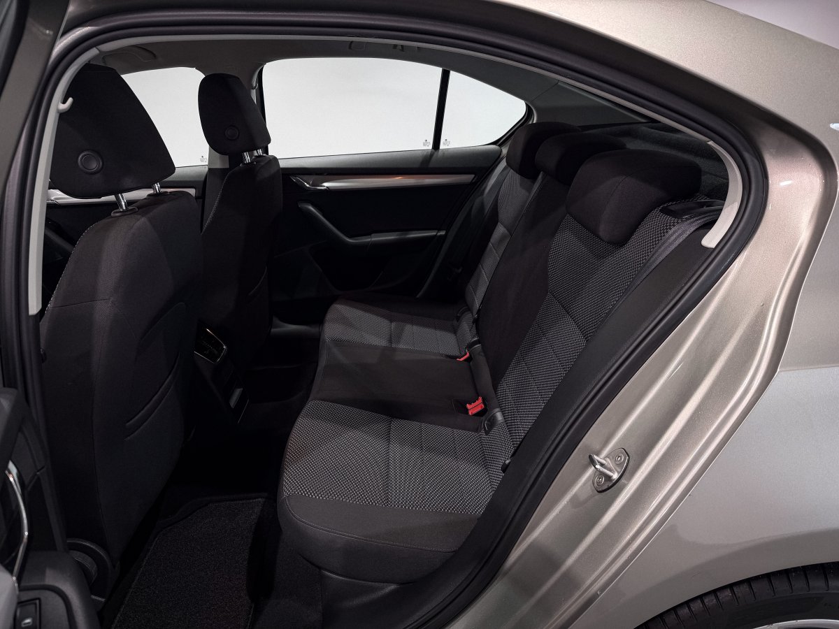 Foto Skoda Octavia 11