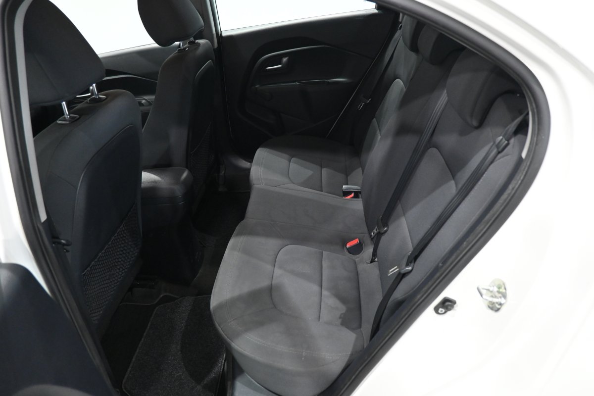 Foto Kia Rio 11