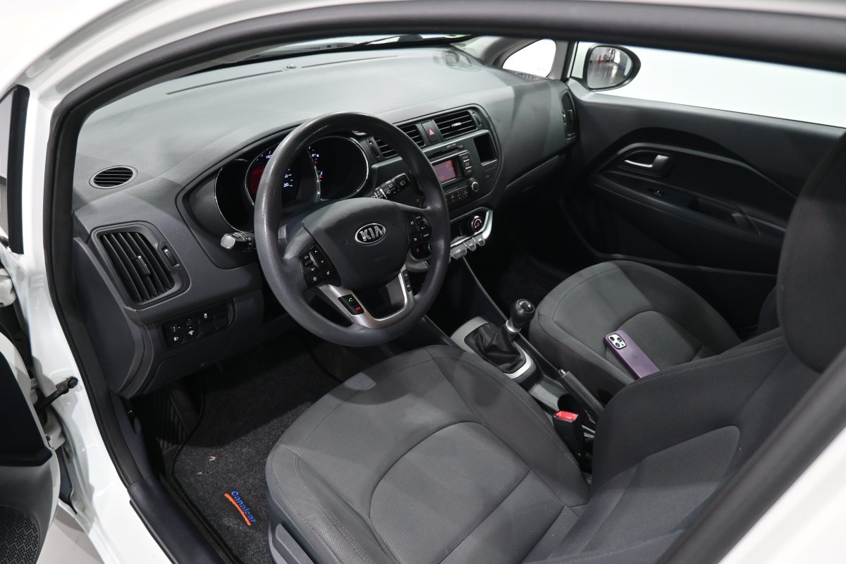 Foto Kia Rio 9