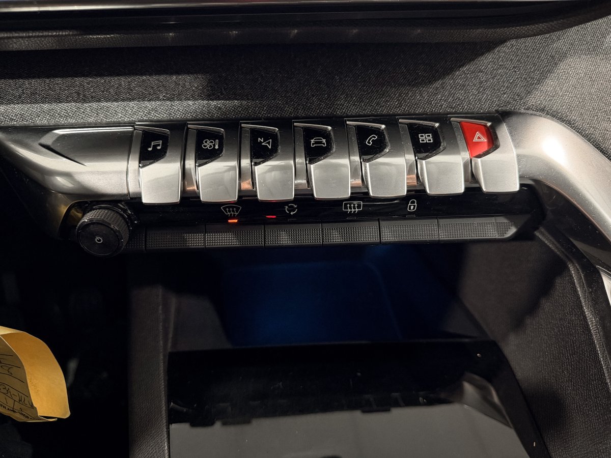 Foto Peugeot 5008 17