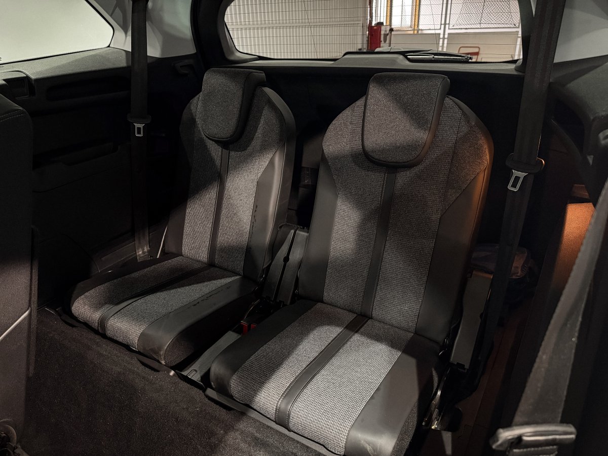 Foto Peugeot 5008 12