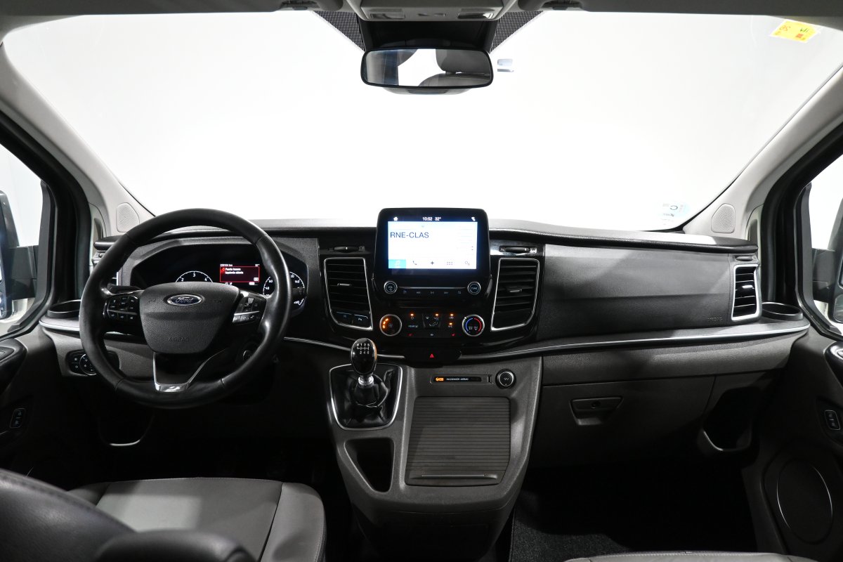 Foto Ford Tourneo 18