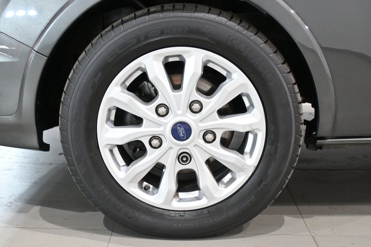 Foto Ford Tourneo 28