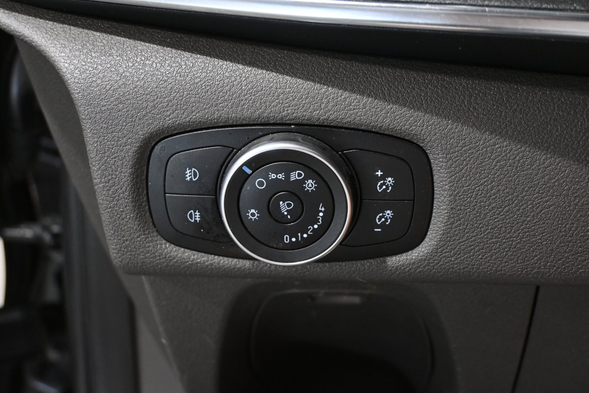 Foto Ford Tourneo 25