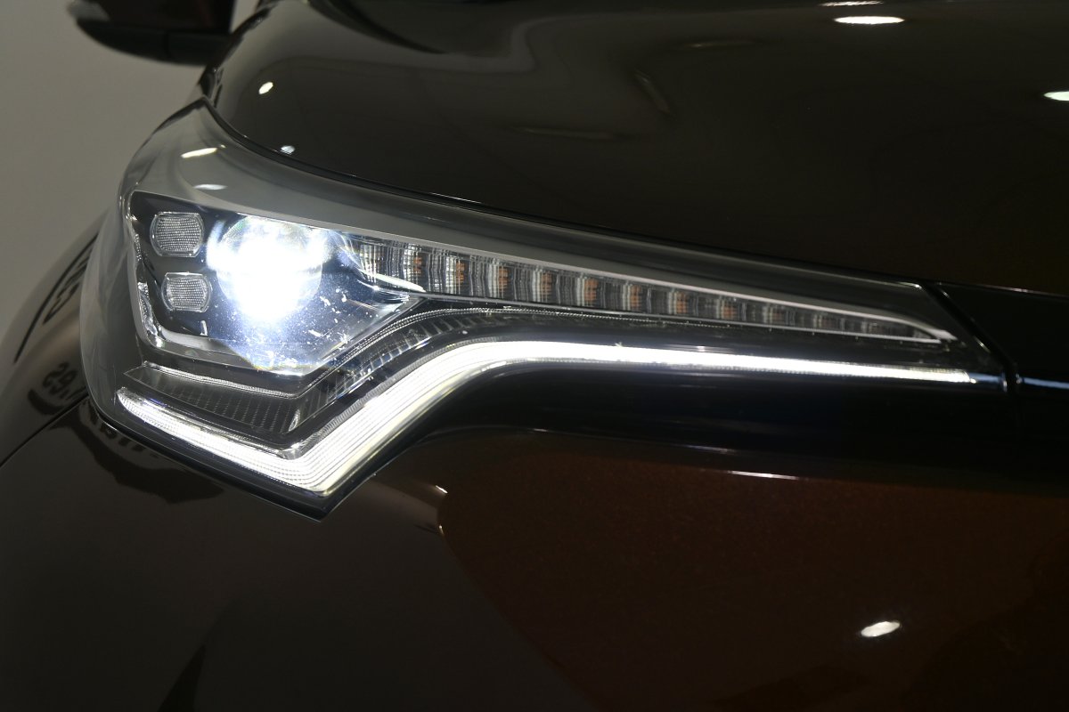 Foto Toyota C-HR 12