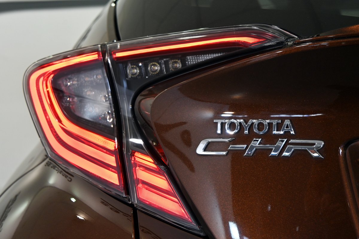 Foto Toyota C-HR 10