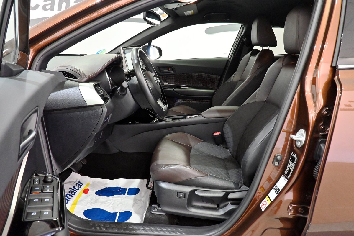 Foto Toyota C-HR 14