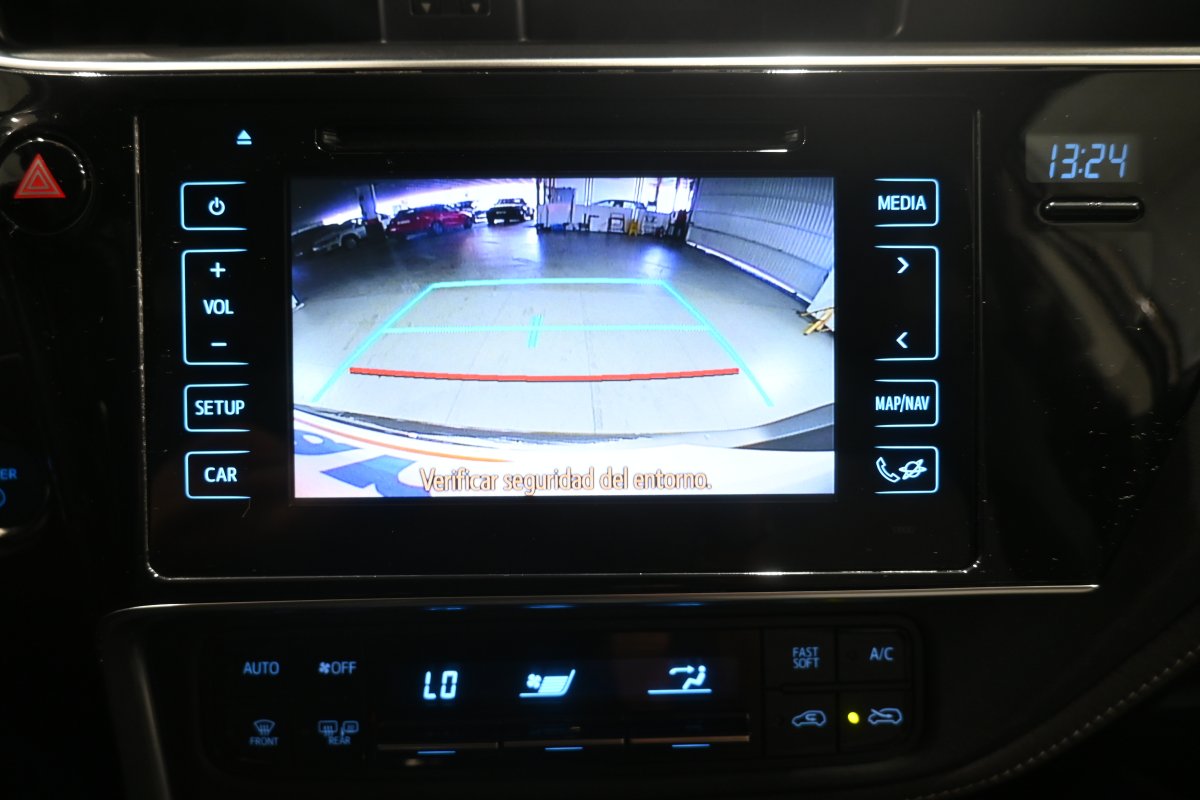 Foto Toyota Auris 14