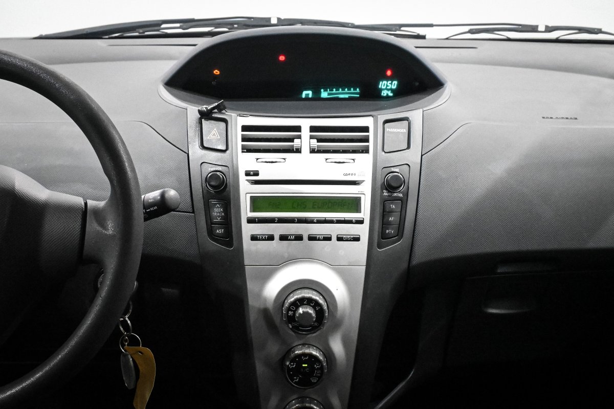 Foto Toyota Yaris 13