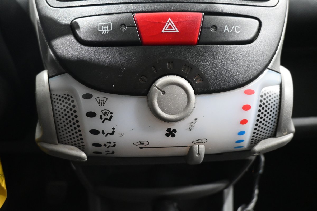 Foto Peugeot 107 16