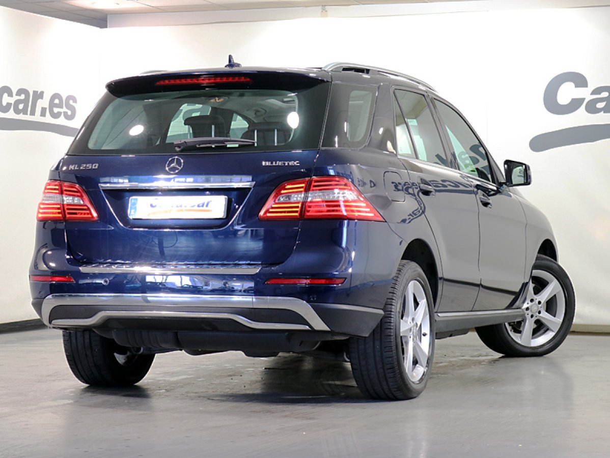 Foto Mercedes-Benz ML 250 4