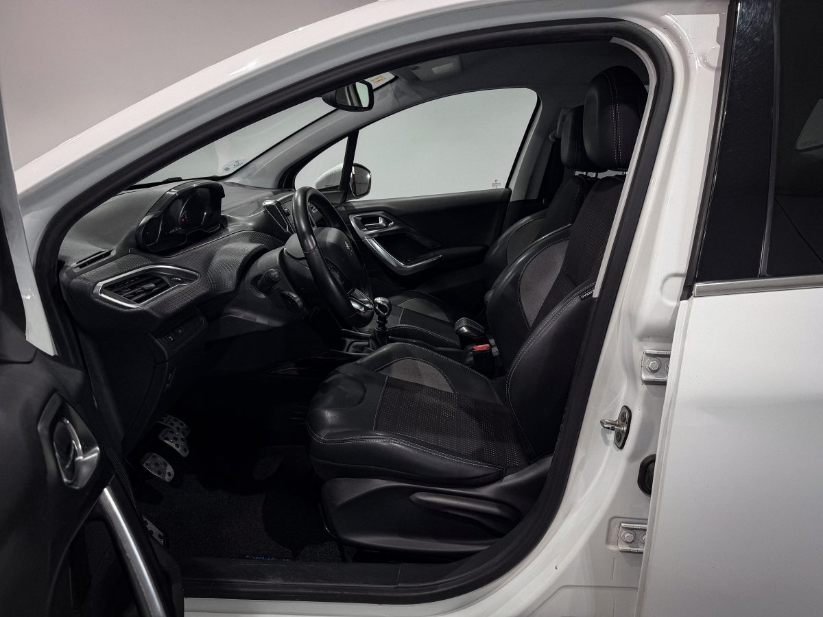 Foto Peugeot 2008 10