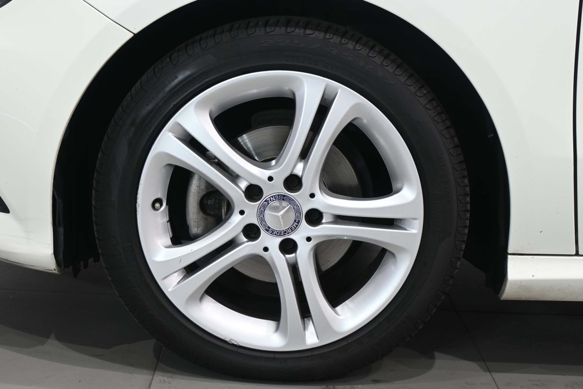 Foto Mercedes-Benz A 27