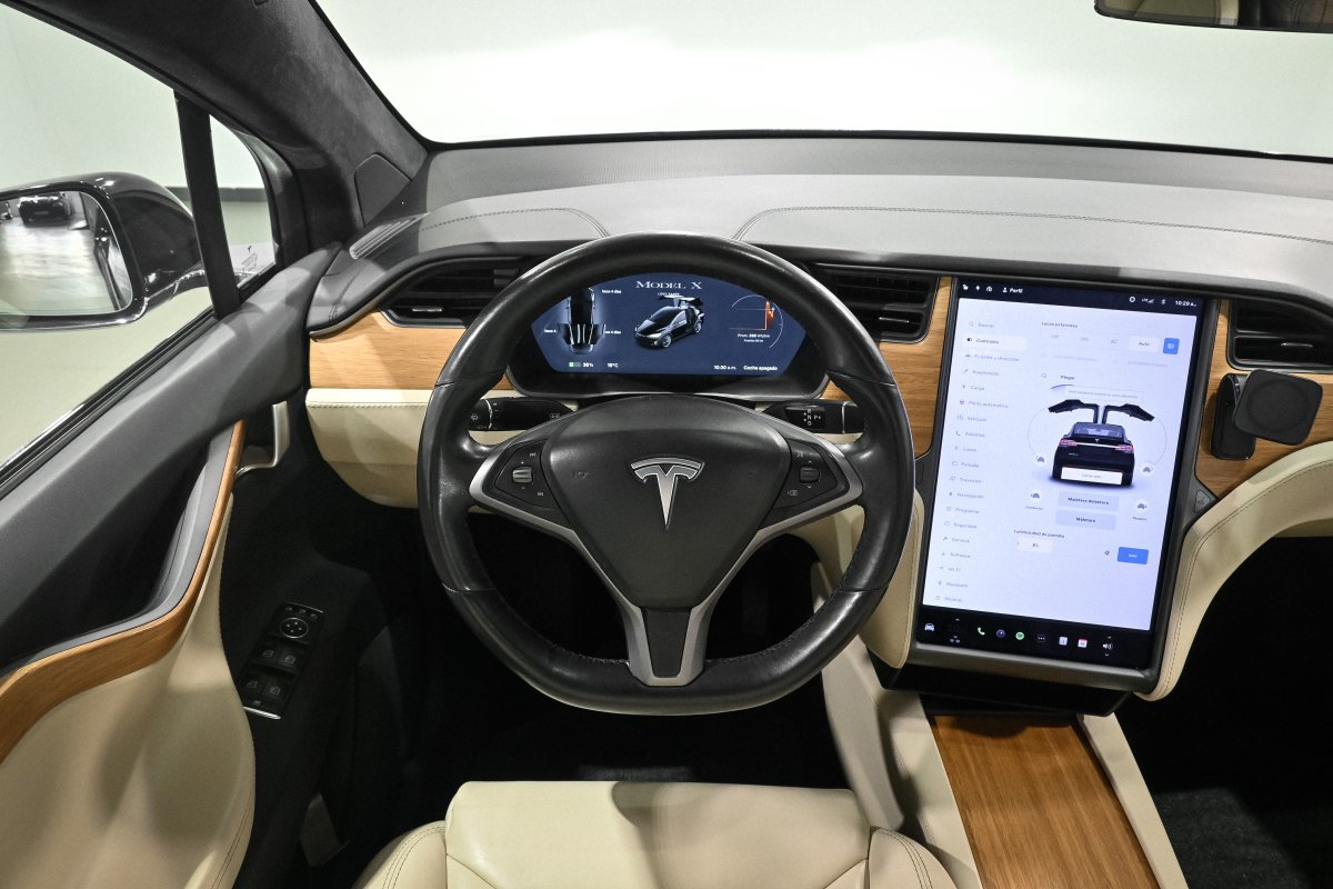 Foto Tesla model 21