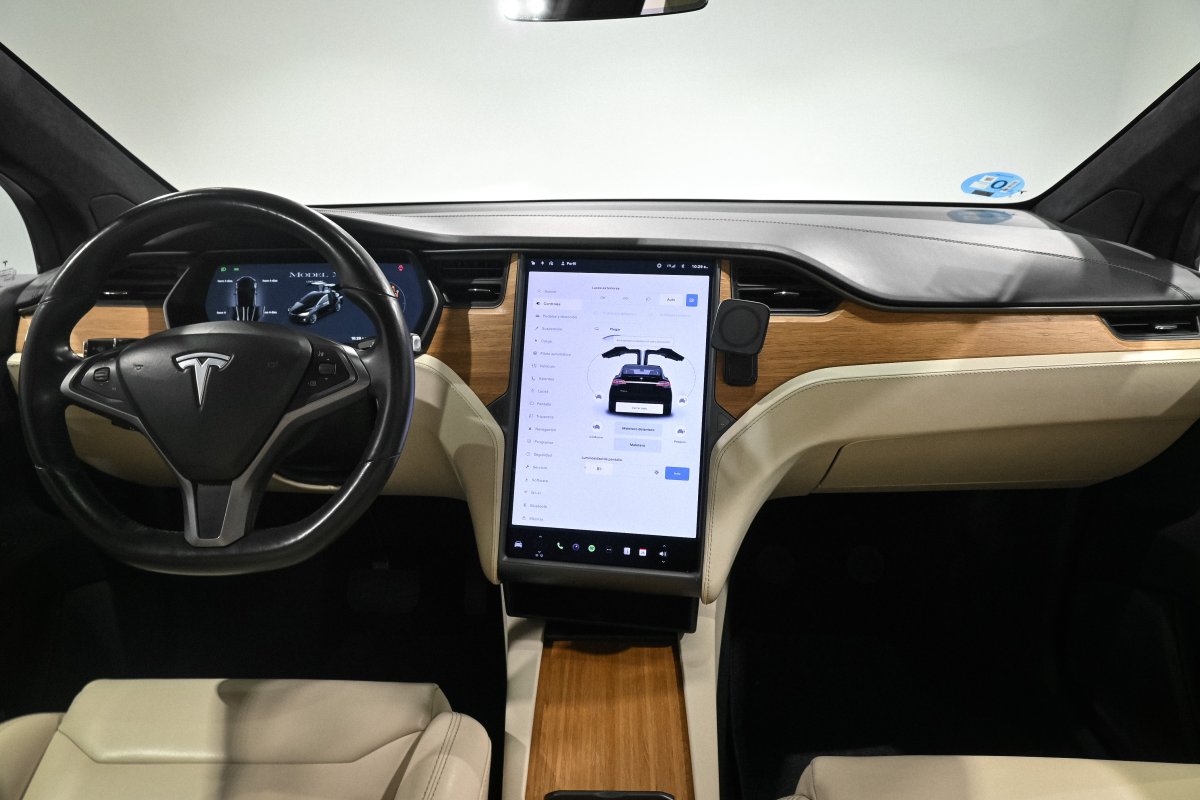 Foto Tesla model 20