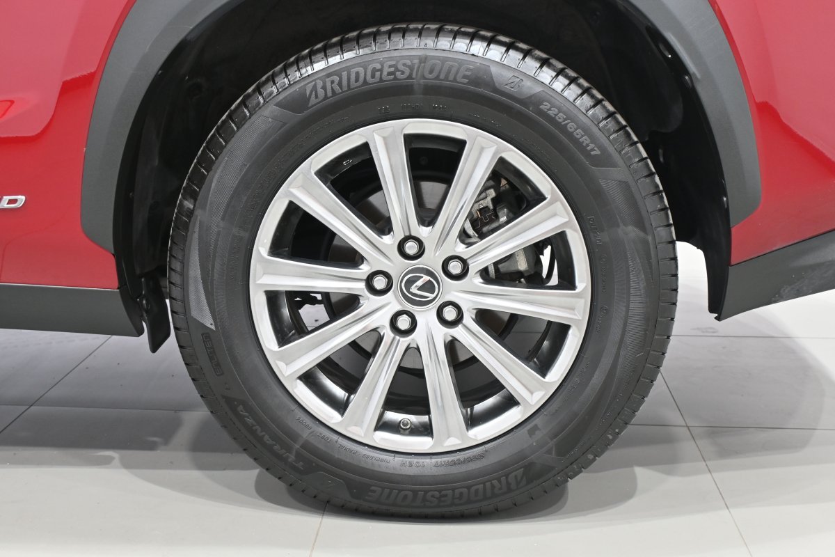Foto Lexus NX 35