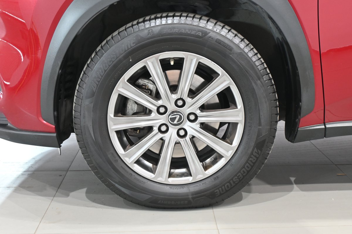 Foto Lexus NX 34