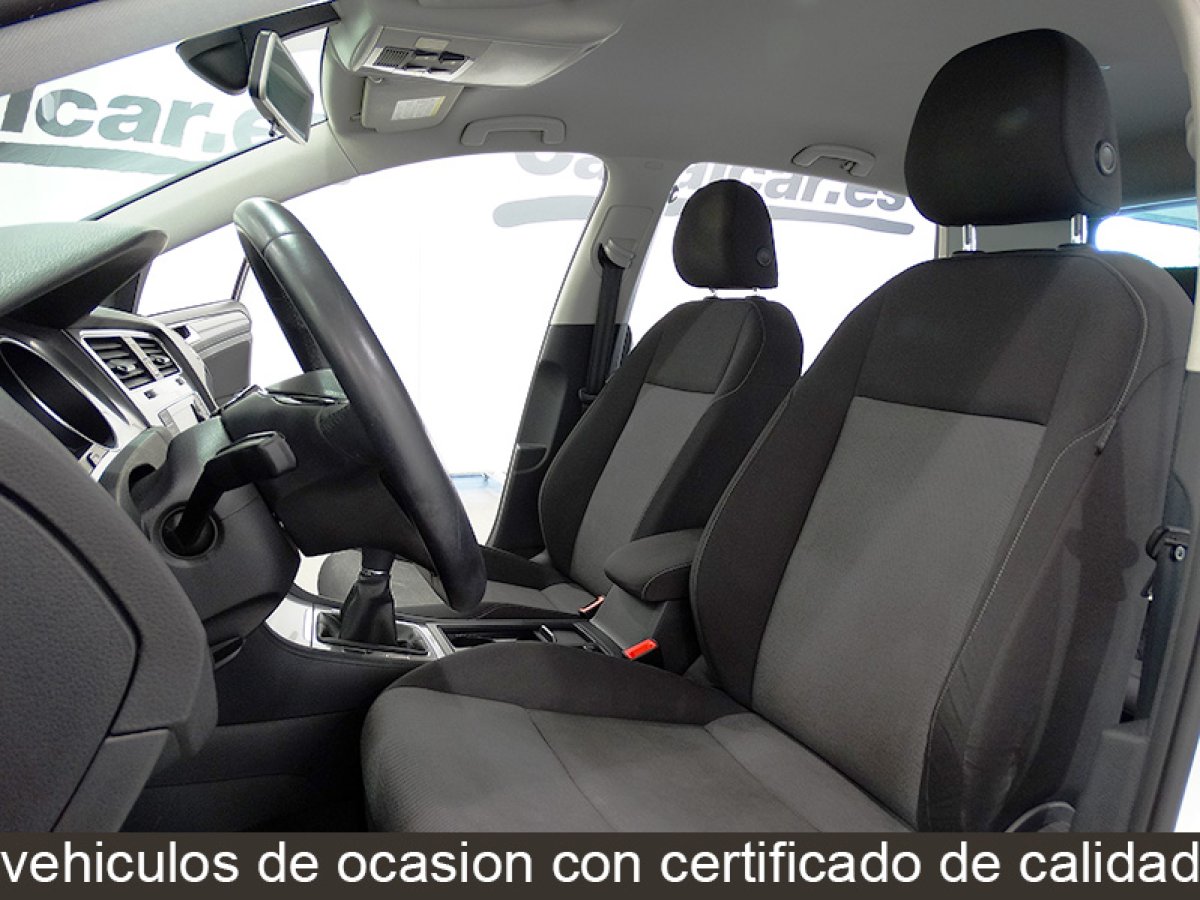 Foto Volkswagen Golf 17