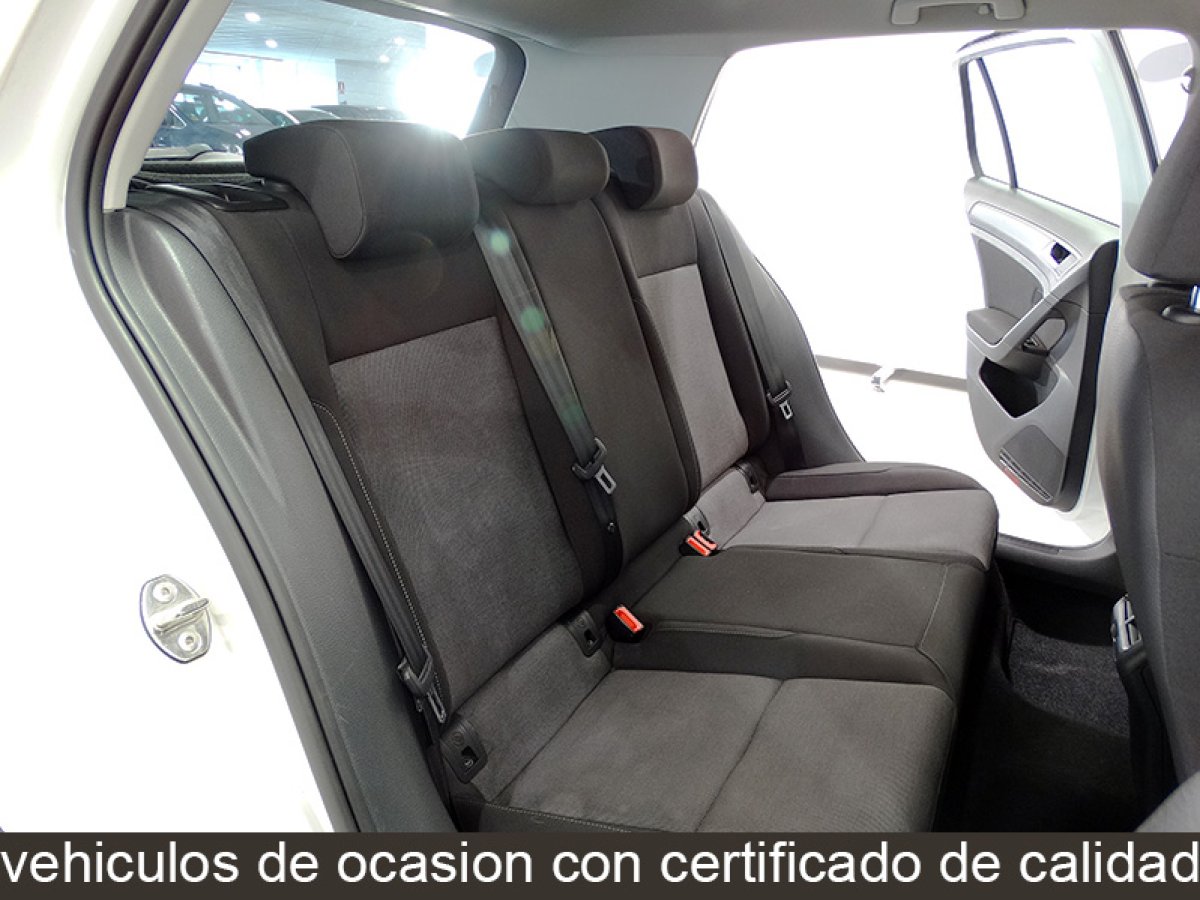 Foto Volkswagen Golf 19