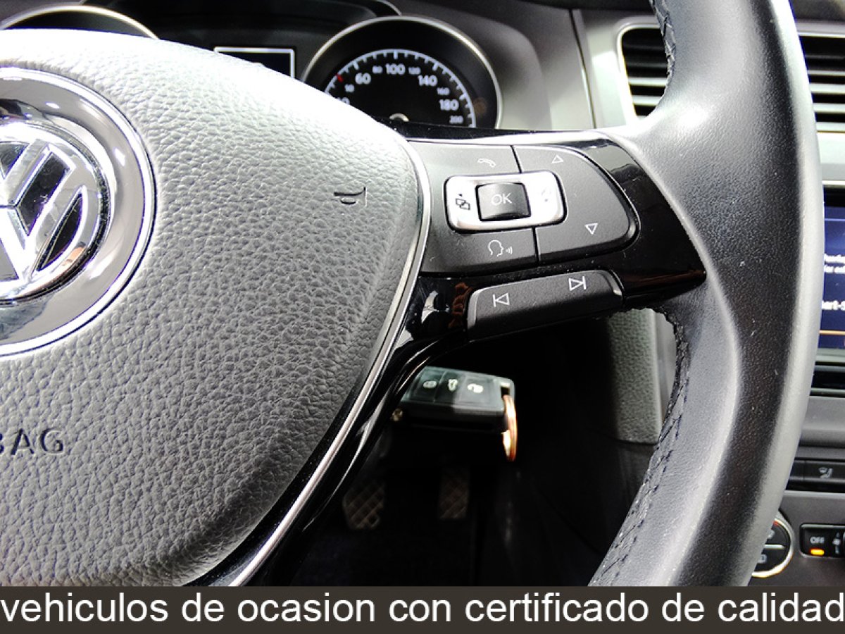 Foto Volkswagen Golf 23