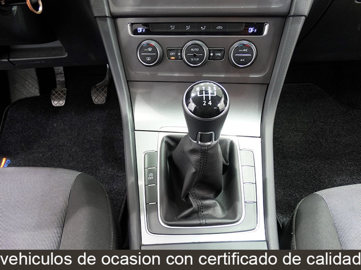 Foto Volkswagen Golf 25