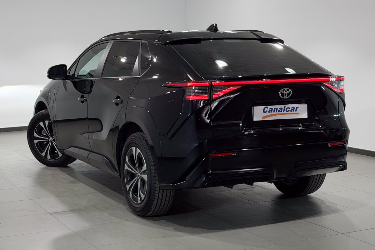 Foto Toyota BZ4X 6