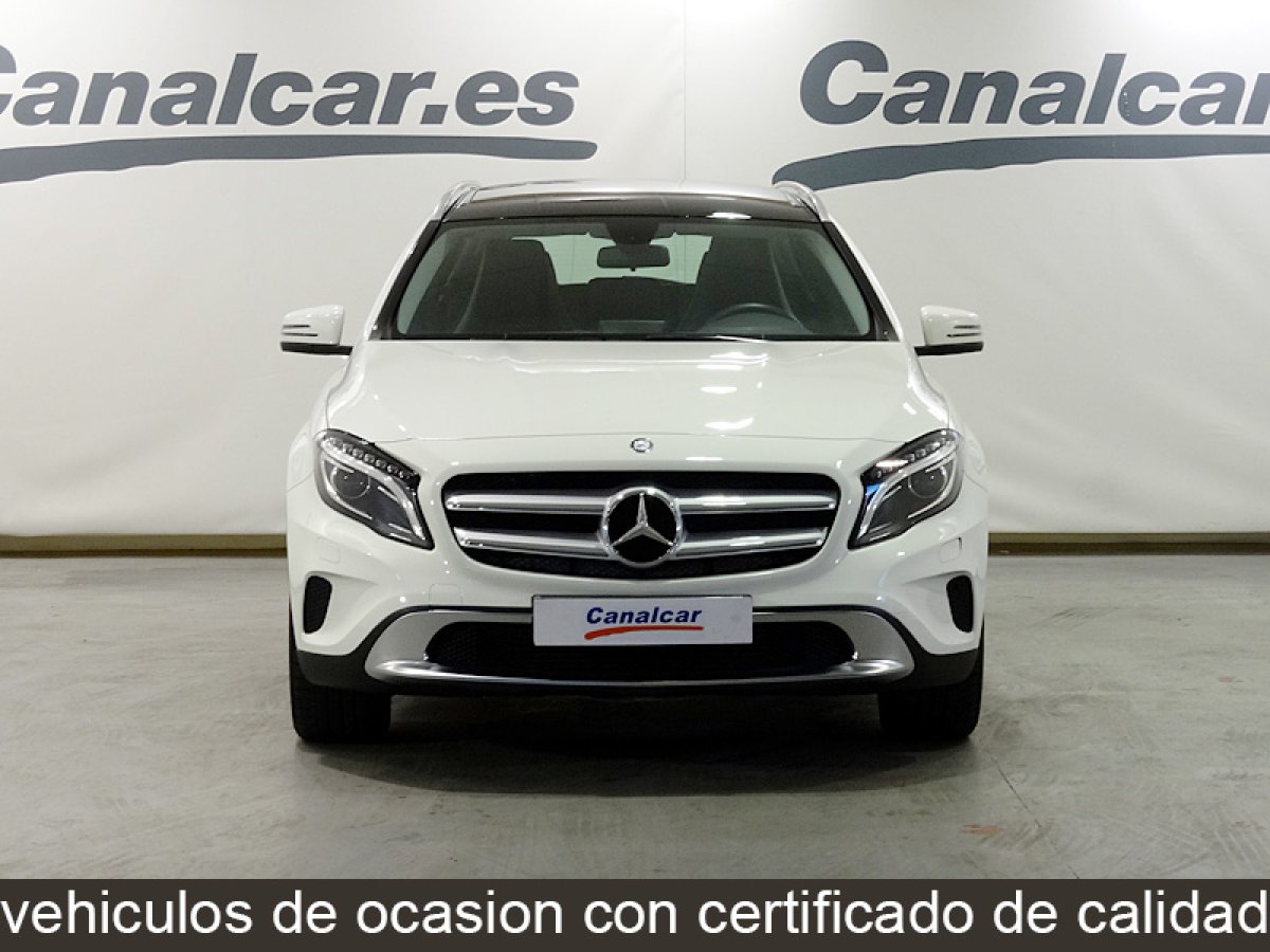 Foto Mercedes-Benz GLA 200 3