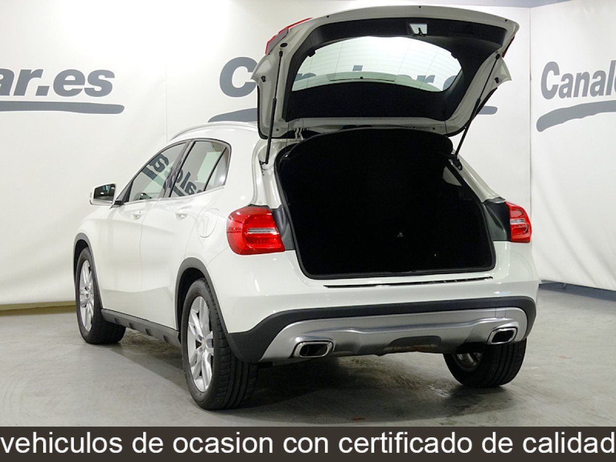 Foto Mercedes-Benz GLA 200 8
