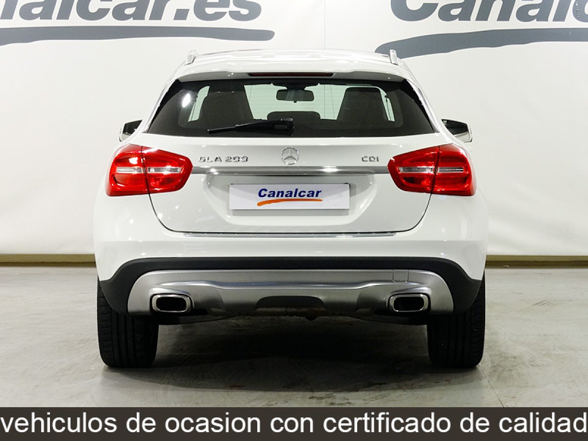 Foto Mercedes-Benz GLA 200 9