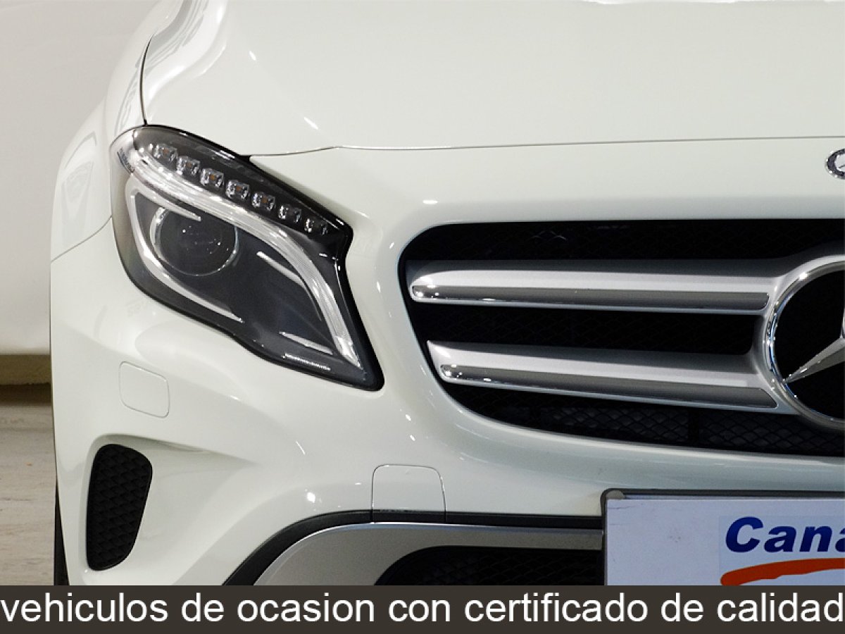 Foto Mercedes-Benz GLA 200 12