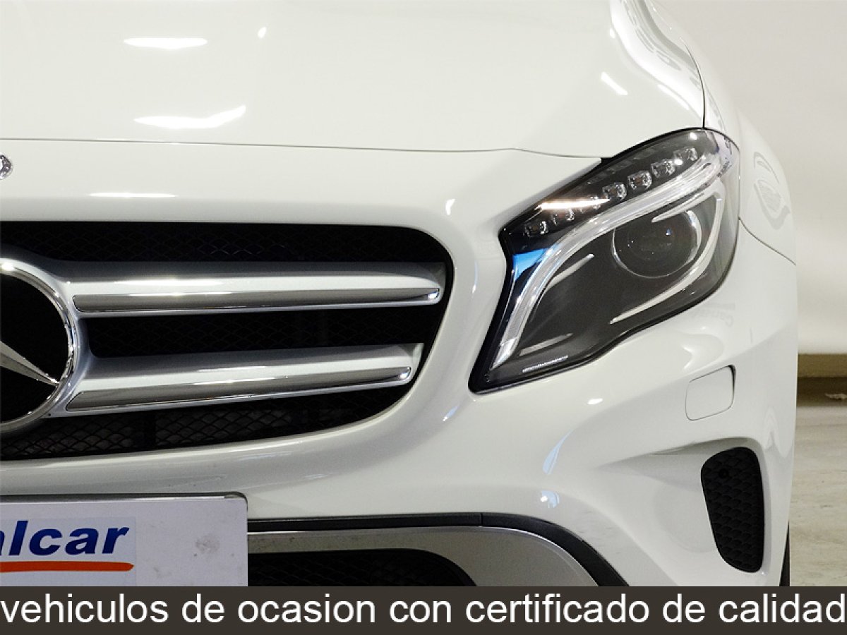 Foto Mercedes-Benz GLA 200 13