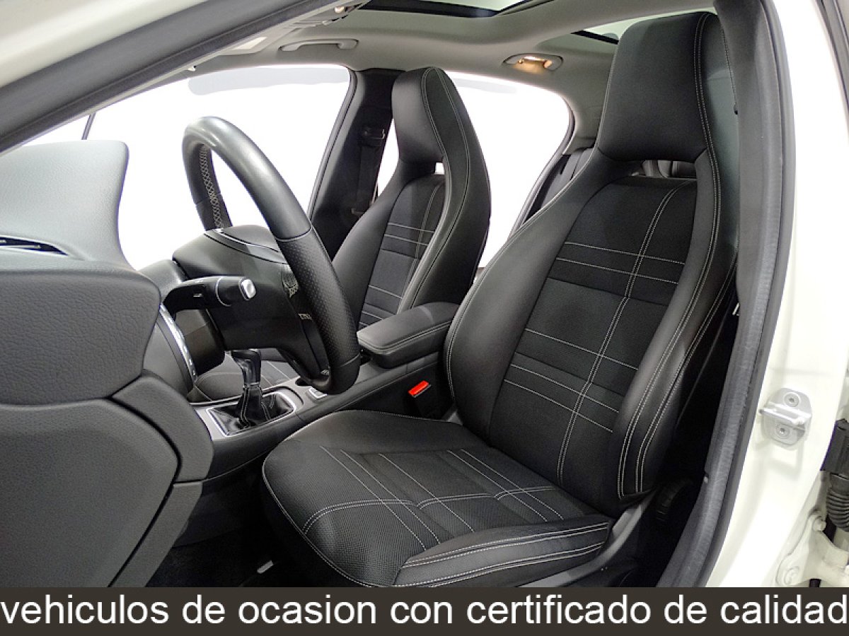Foto Mercedes-Benz GLA 200 20