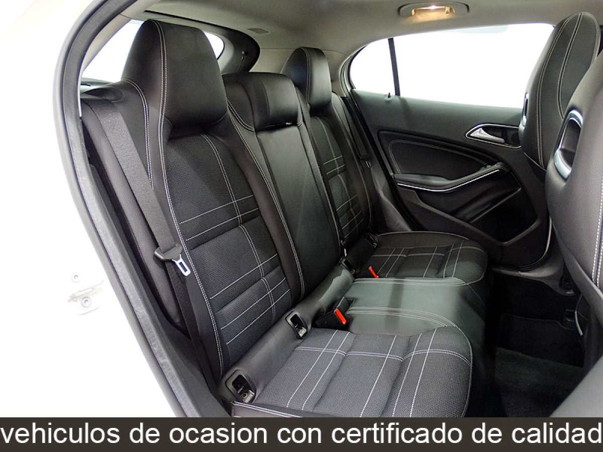 Foto Mercedes-Benz GLA 200 22